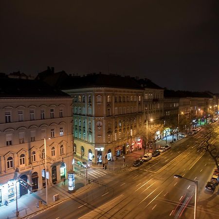 Nine Trees Apartment Budapest Esterno foto