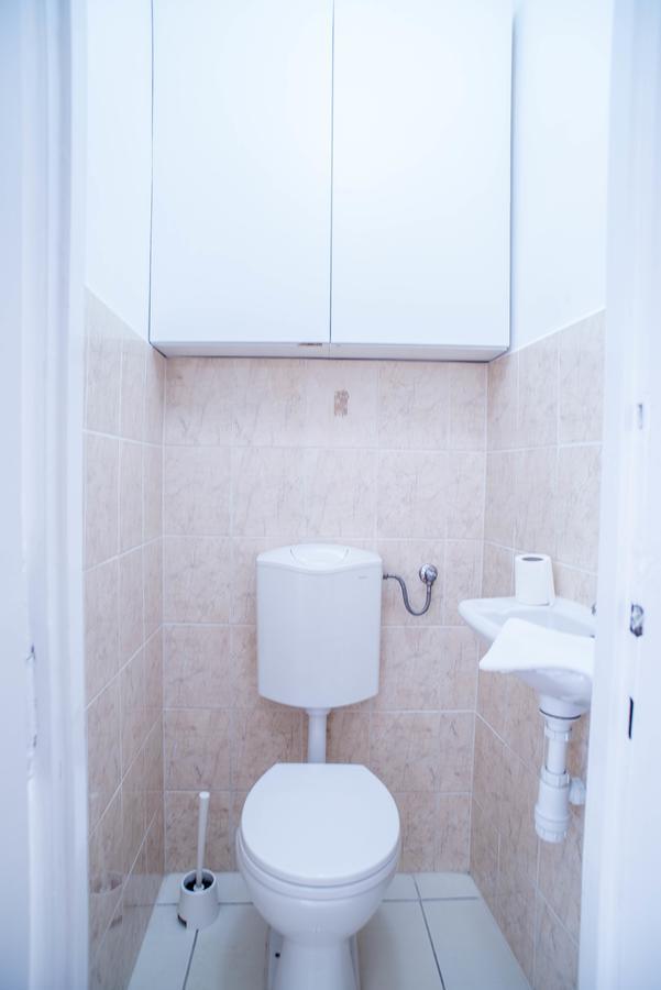 Nine Trees Apartment Budapest Esterno foto