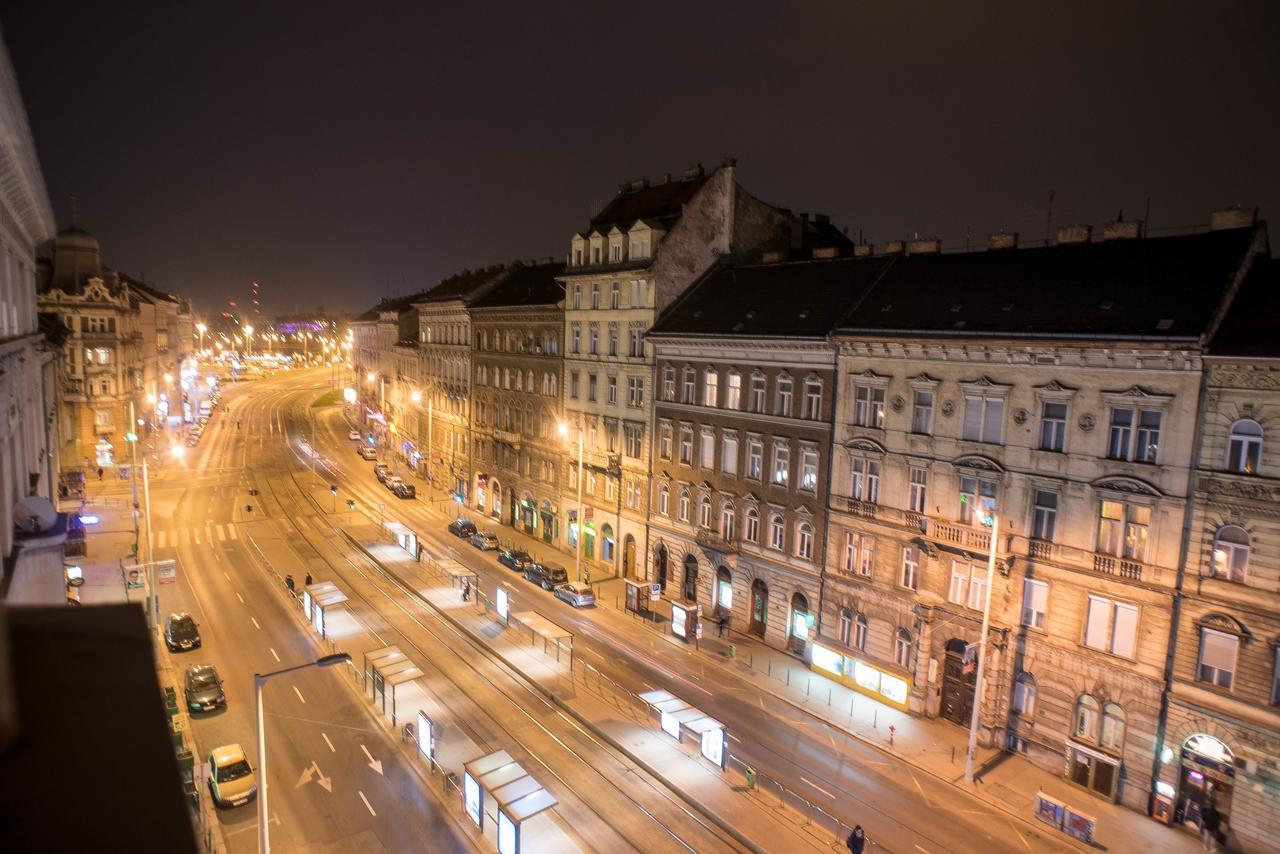 Nine Trees Apartment Budapest Esterno foto